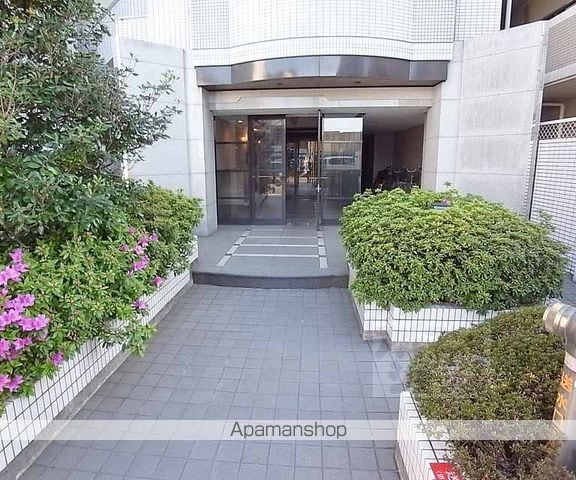 グランド・ムール伏見桃山の玄関写真