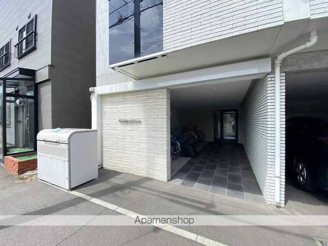 ブランシャールALAIN菊水の玄関写真