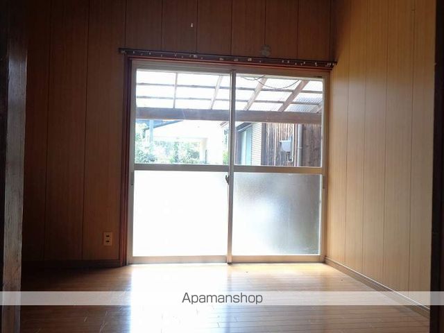 予讃線 伊予小松駅 徒歩8分 2階建 築43年の内装写真