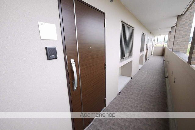 グランドゥール立岩の玄関写真