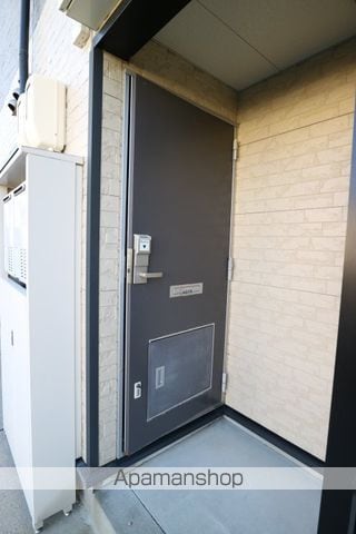 レオパレスツインレオの玄関写真