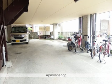 高野ハイツ[1R/18.15m2]の駐車場2