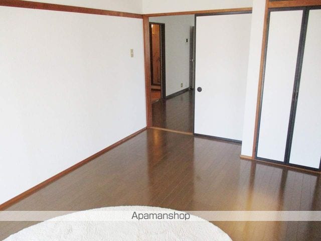 ルーミー甲府80号館の内装写真