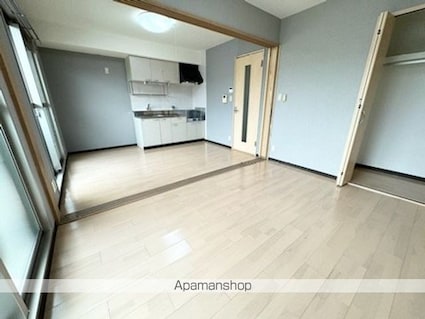 レジデンス・ジャパン３[2DK/45m2]のリビング・居間