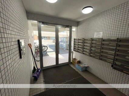 ロイヤルシティ参番館　若松町[2DK/45m2]のエントランス