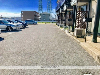 ティアラハイツ[2LDK/59.64m2]の駐車場1