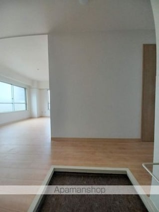 角田ビル[1LDK/37m2]の玄関