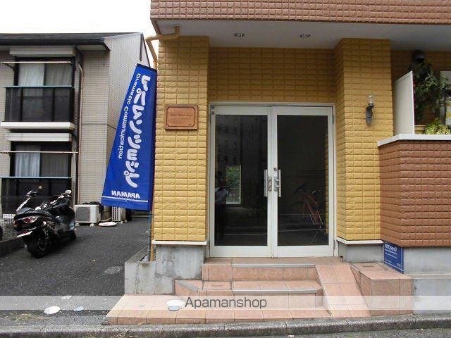 パレス・アーバンクエストの玄関写真