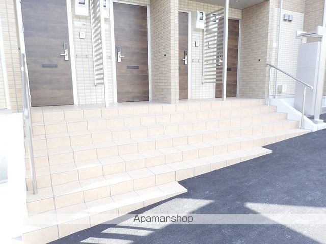 ALAMODEの玄関写真