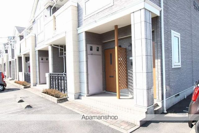 EDELHEIGHTS 1号館の玄関写真