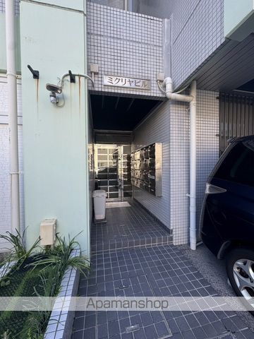 三栗矢ビルの玄関写真