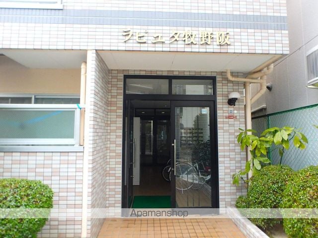 ラピュタ牧野阪の玄関写真