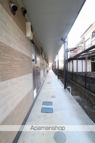 レオパレスポートサイドIIIの玄関写真