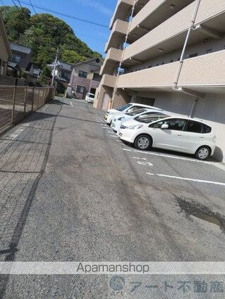愛媛県松山市高岡町[1LDK/40.51m2]の駐車場2