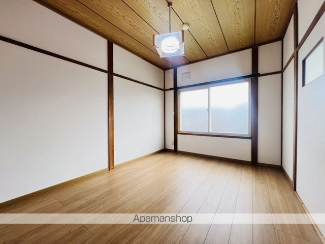 グリーンカーサフジの内装写真