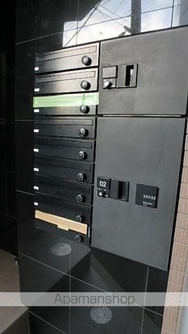 外苑キリンビルの玄関写真