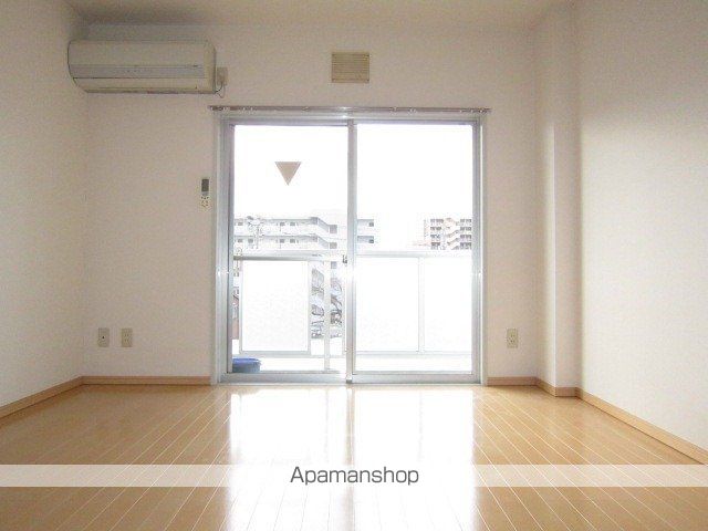 メープル中御所の内装写真