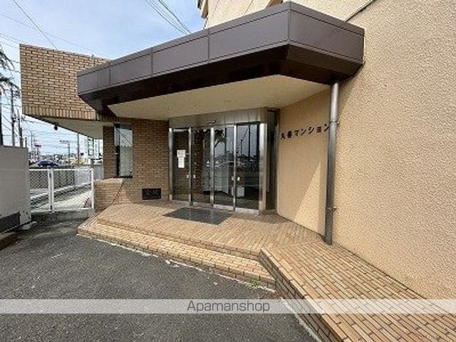 丸善マンションの玄関写真
