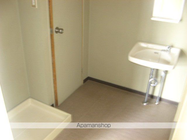 岡田ハイツ東棟の内装写真