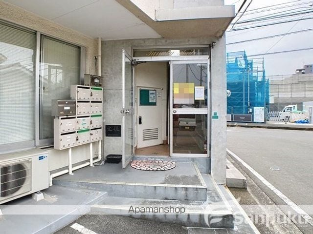 田中ビルの玄関写真