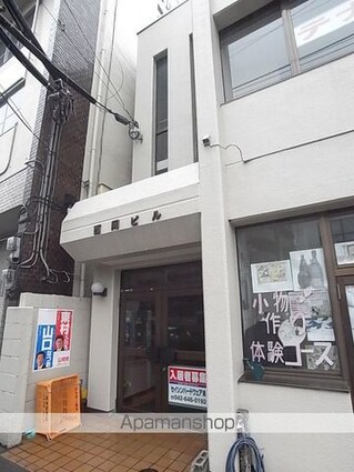 西岡ビル[3K/42.87m2]のエントランス
