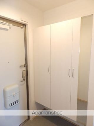 コンフォール[3LDK/72.11m2]の玄関