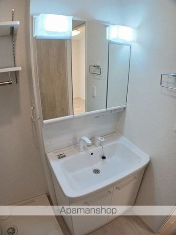 ネイサンベールIIの内装写真