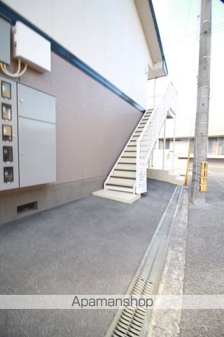 ラックハイツ国富Aの玄関写真