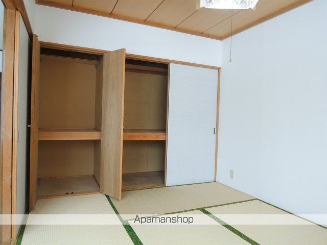 鈴真ハイツA棟の内装写真