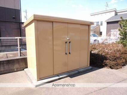 ウエストフィールド[3LDK/67.41m2]の共用部1