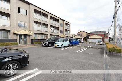 フィネス太田[2LDK/58.71m2]の駐車場