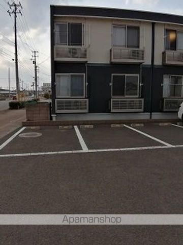 レオネクストＮＡＫＡＺＡＷＡ[1K/23.61m2]の駐車場