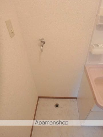 フローラ花山手Bの内装写真