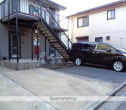 サウサリート芦花[1K/22.77m2]の駐車場