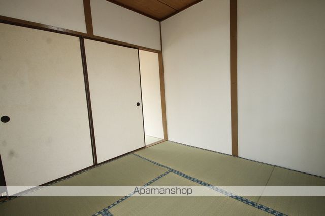 島江町2−2−8の内装写真