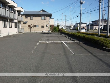 サンシャイン八戸[2LDK/58.5m2]の駐車場1