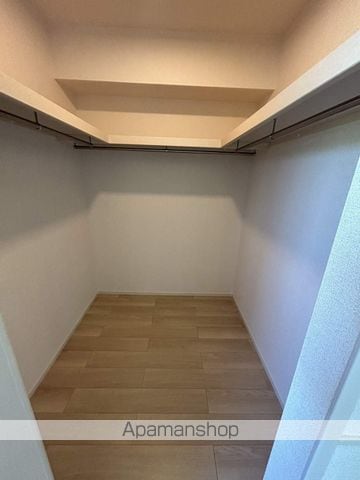フェイバー フォレスト Iの内装写真