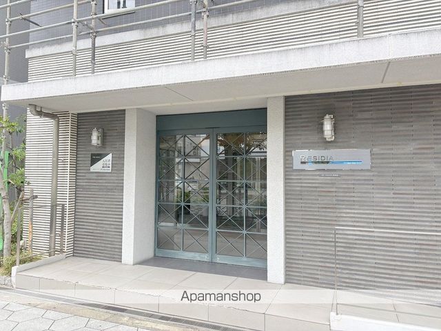 レジディア玉造の玄関写真