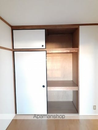 ハイネスヤワラ[2LDK/49.68m2]の収納