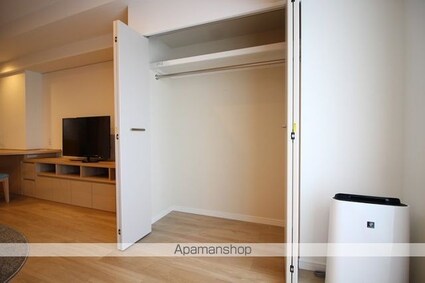 ロイヤルパークスＥＲ万代[1R/47.6m2]の収納