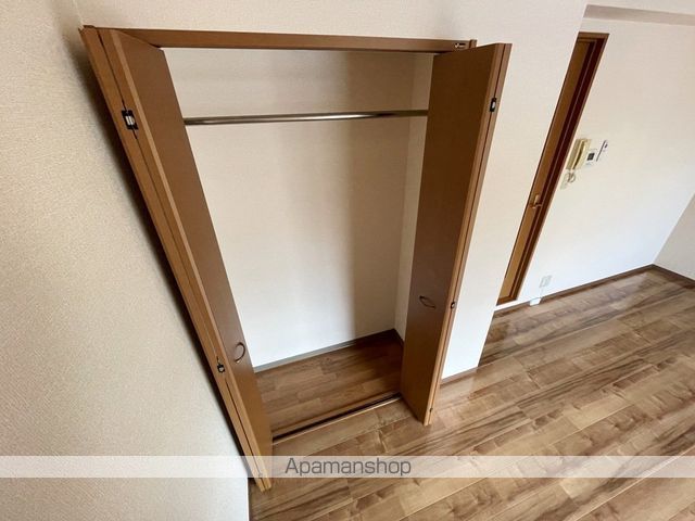 シャトルウエストの内装写真