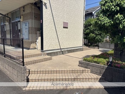 レオパレスカームＹＯＳＨＩＤＡ[1K/19.87m2]のエントランス