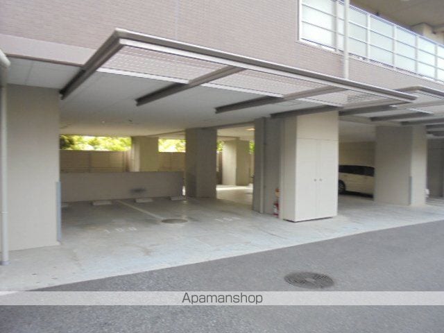 エステムコート香里園の玄関写真