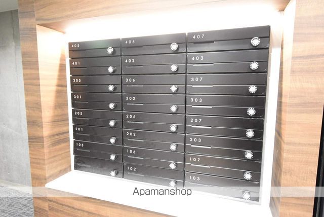 POEM南8条の玄関写真