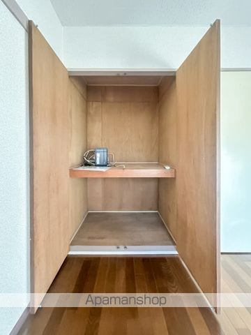 タウンハウスKUDOHIIの内装写真