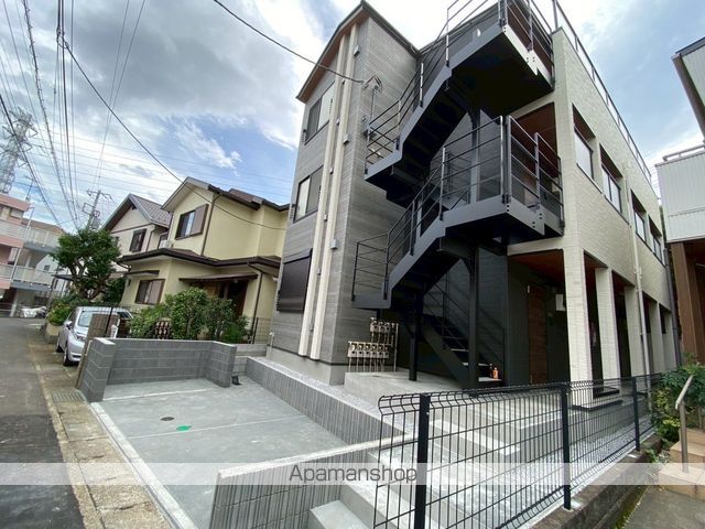 HALE伊勢原の玄関写真