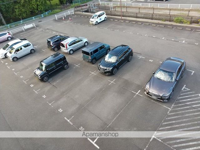 Ｆｉｎｅ　Ｏａｓｉｓ　Ａｍｙｙ[1LDK/48.6m2]の駐車場2