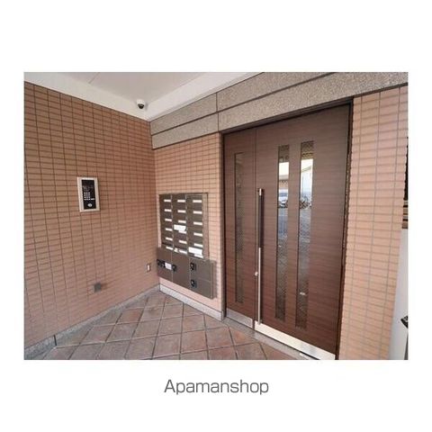 オズコート神戸本山の玄関写真