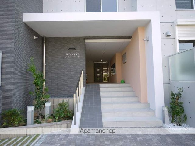 BRANCHE桜山IIIの玄関写真