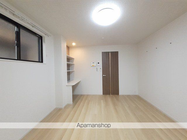 北陸新幹線 新高岡駅 徒歩17分 3階建 築3年の内装写真